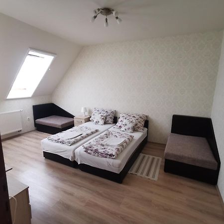 Village Garden Family Guest House Tiszakanyar Экстерьер фото