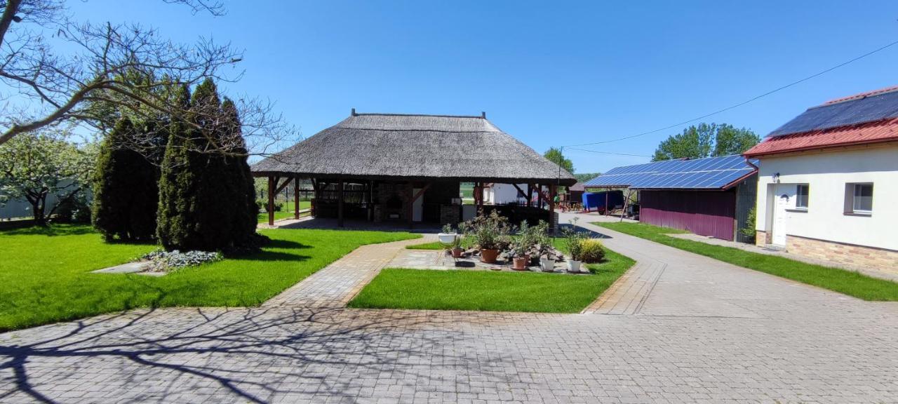 Village Garden Family Guest House Tiszakanyar Экстерьер фото