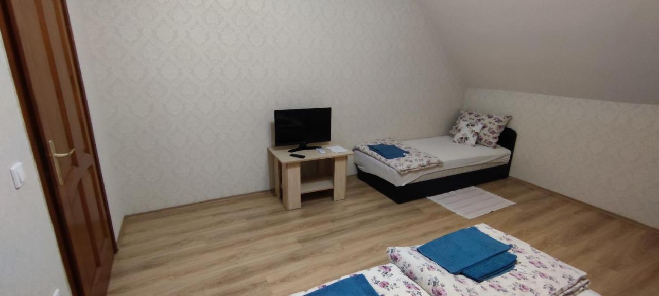 Village Garden Family Guest House Tiszakanyar Экстерьер фото