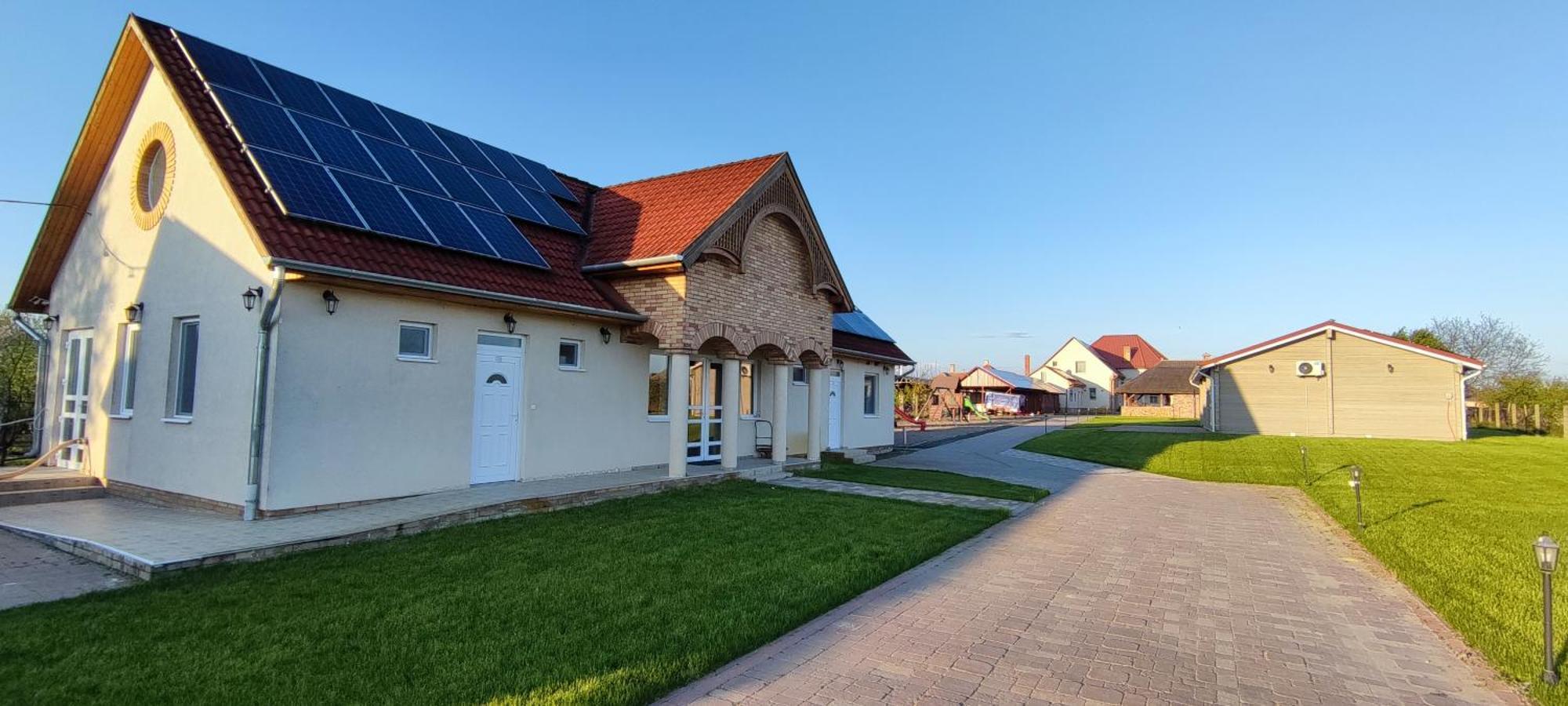 Village Garden Family Guest House Tiszakanyar Номер фото