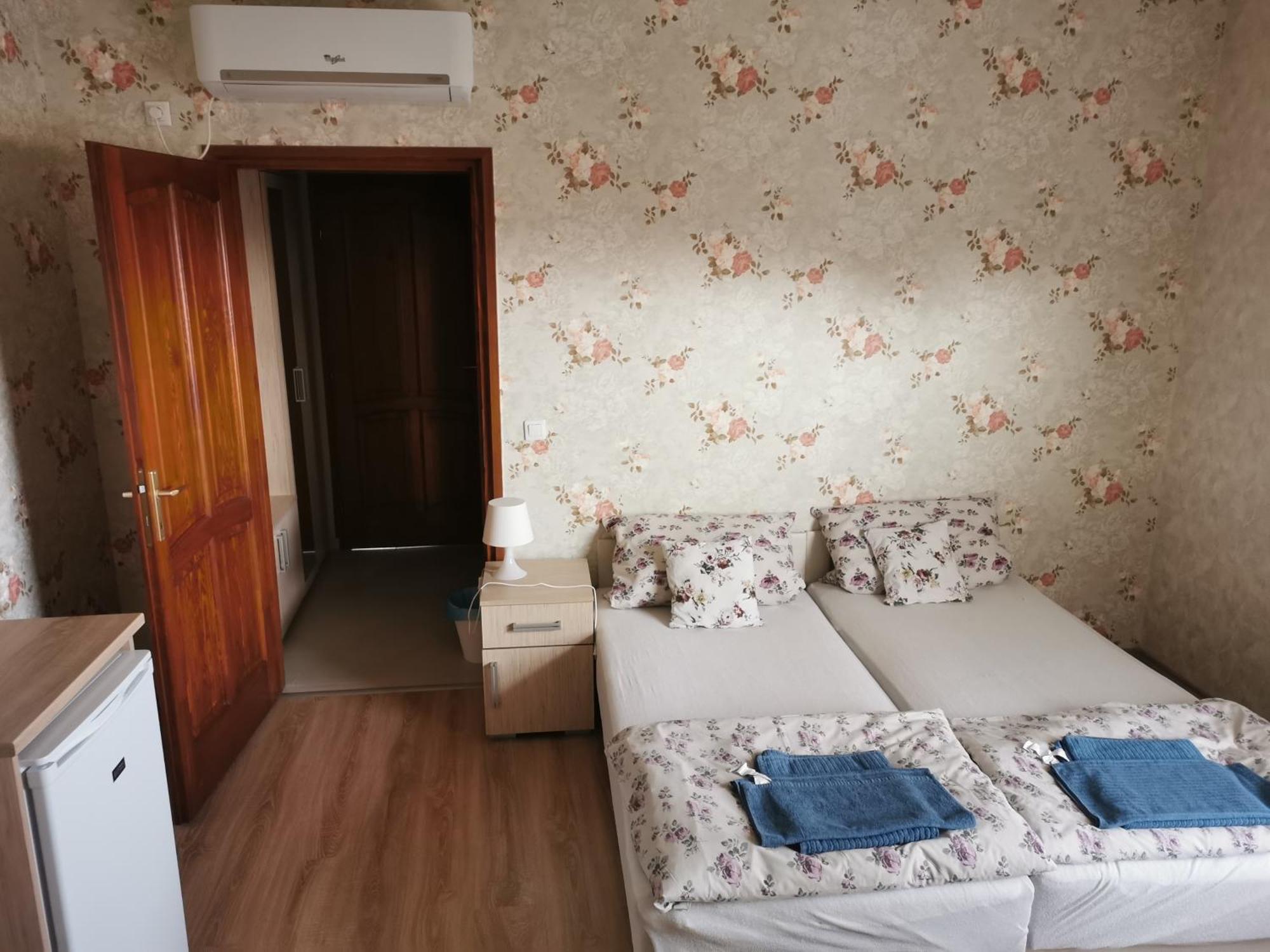 Village Garden Family Guest House Tiszakanyar Экстерьер фото